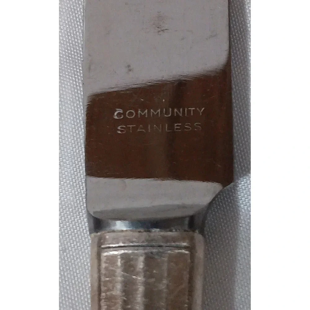 Vintage Oneida Community Dinner Knife Replacement Coronation Silver Plate‎ READ
